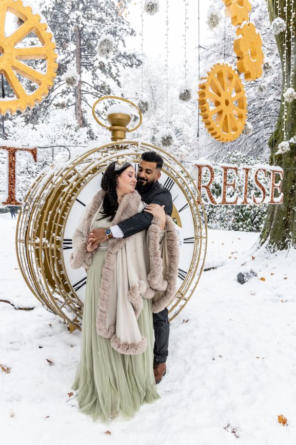 Winterhochzeit bei Schnee im Hofgarten in Innsbruck